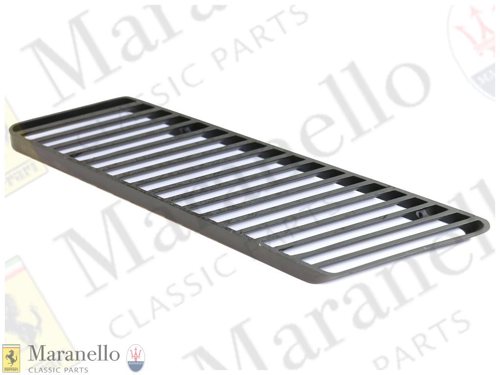 RH Front Wing Grille