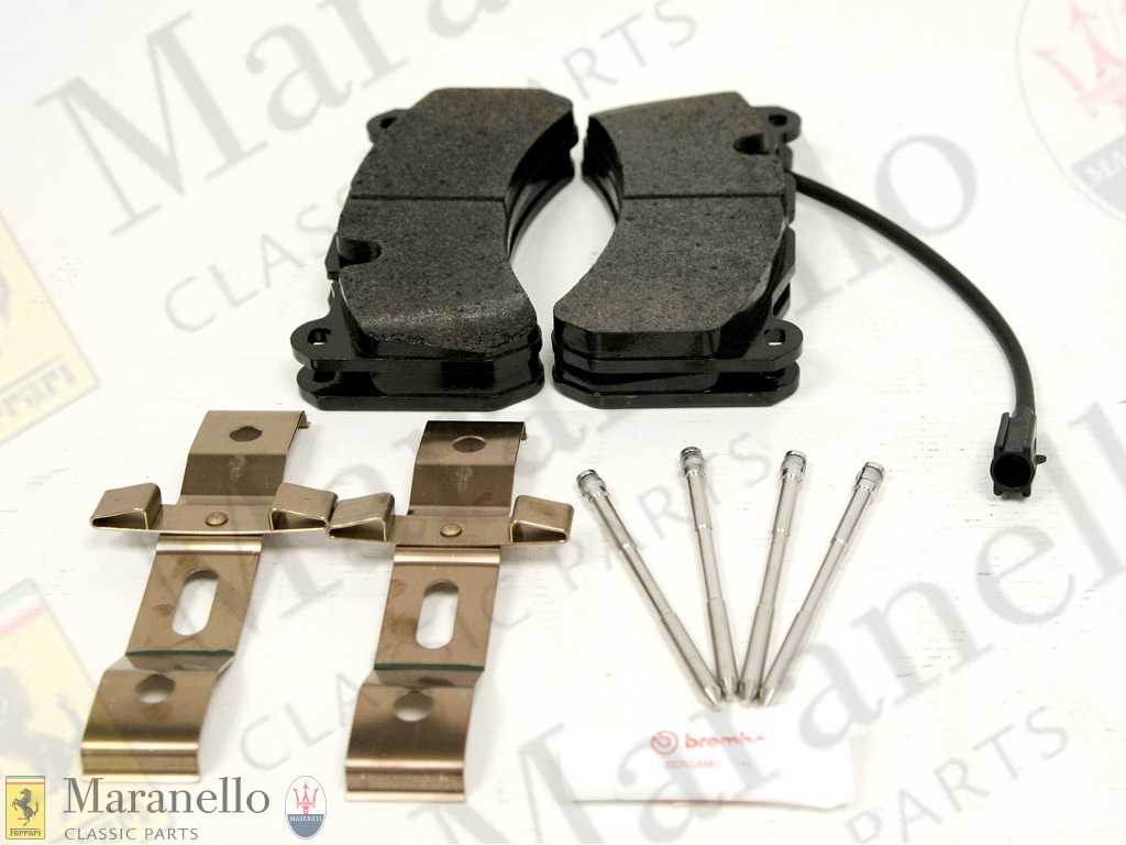 Front Brake Pads Kit (M156 V