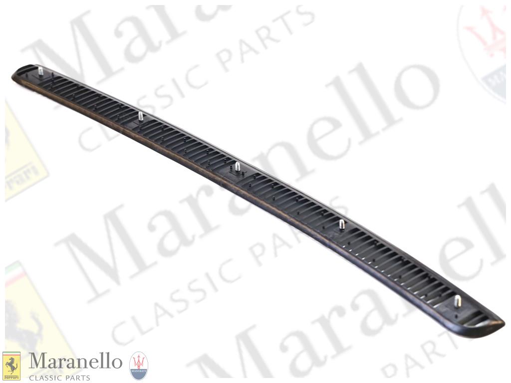 Bonnet Intake Grille